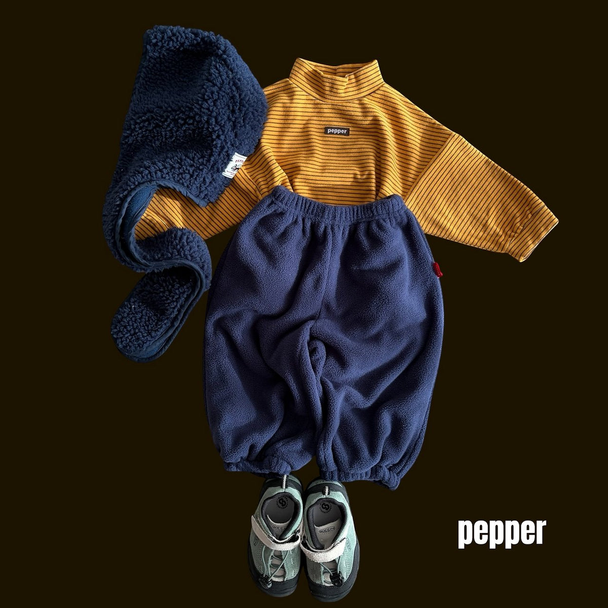 PEPPER ミツバチボーダータートルネック