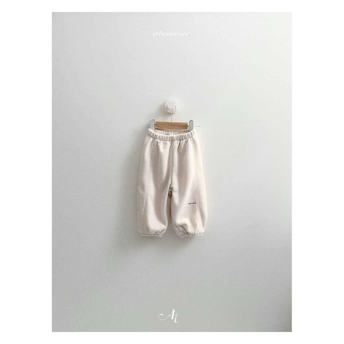 atomeme ソフトコーデュロイパンツ