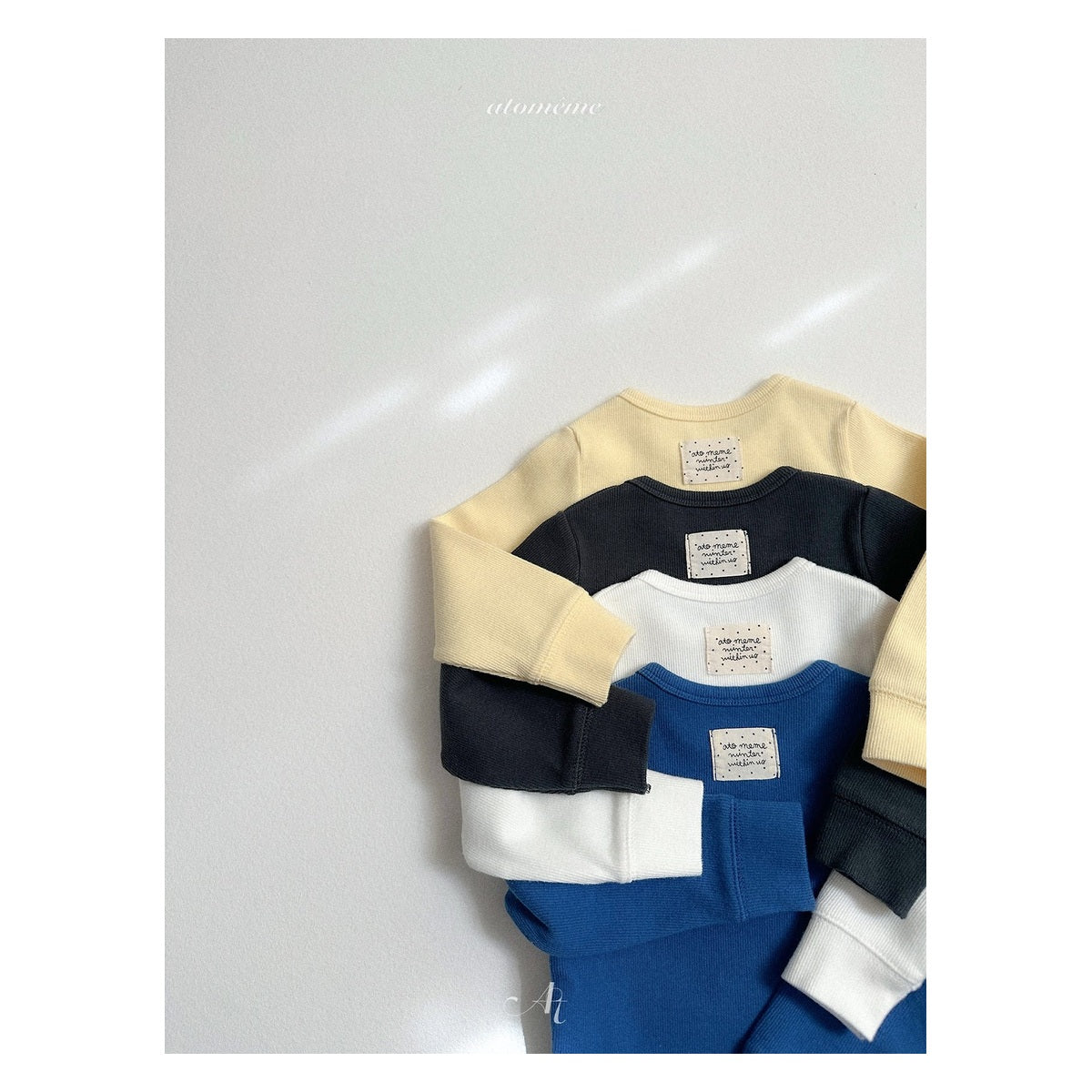 atomeme クリームTシャツ
