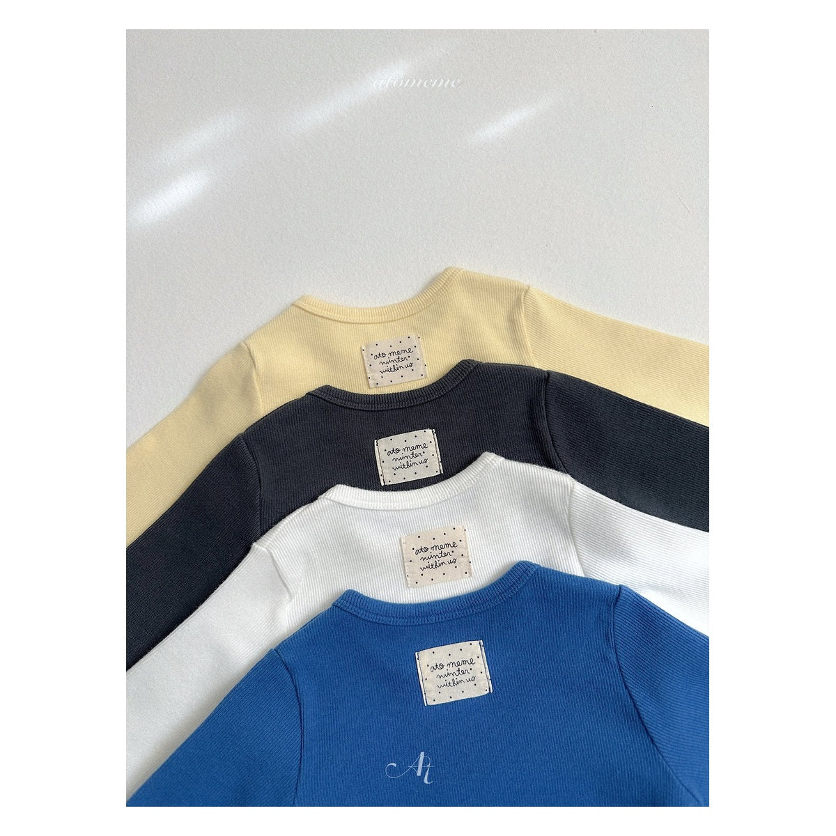 atomeme クリームTシャツ