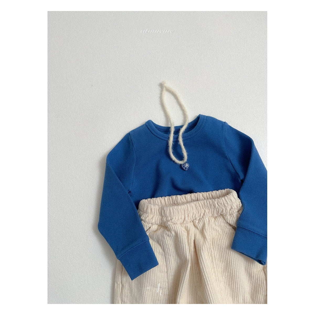 atomeme クリームTシャツ