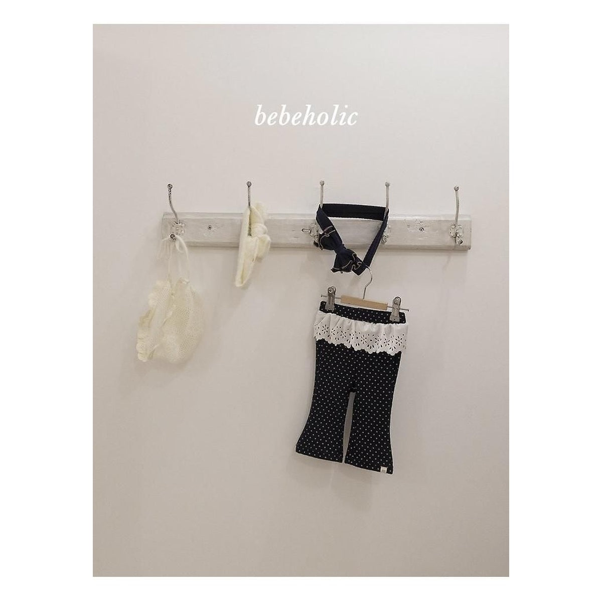 bebeholic バイジュブーツカットパンツ