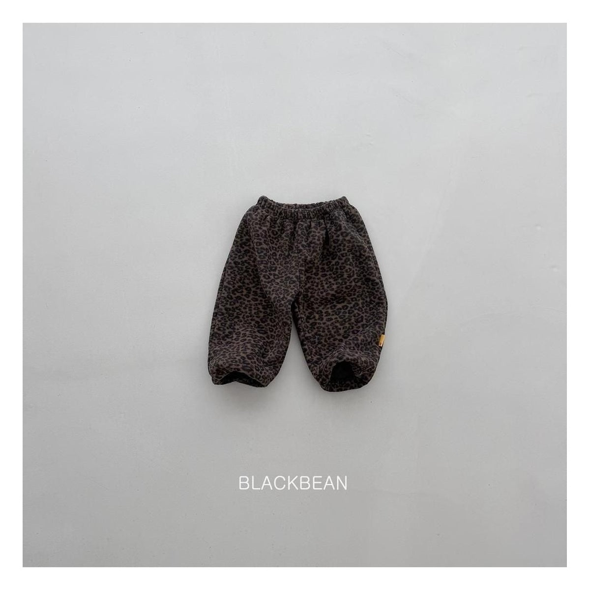 Blackbean ヒョウ柄パンツ