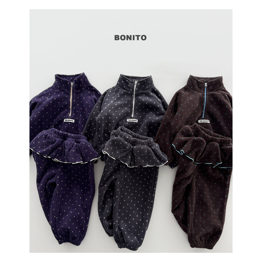 Bonito ドットフリルハーフジップセットアップ