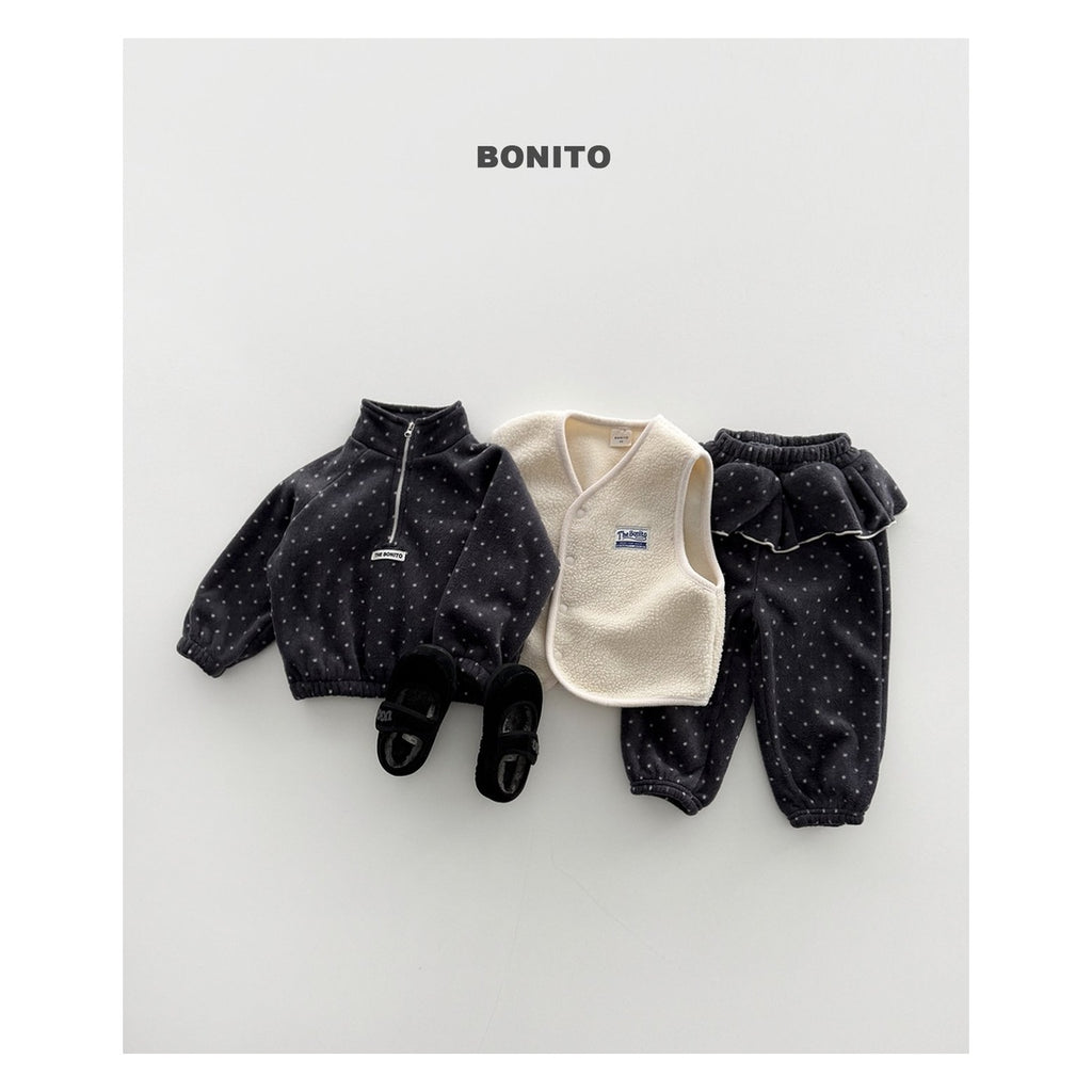 Bonito ドットフリルハーフジップセットアップ