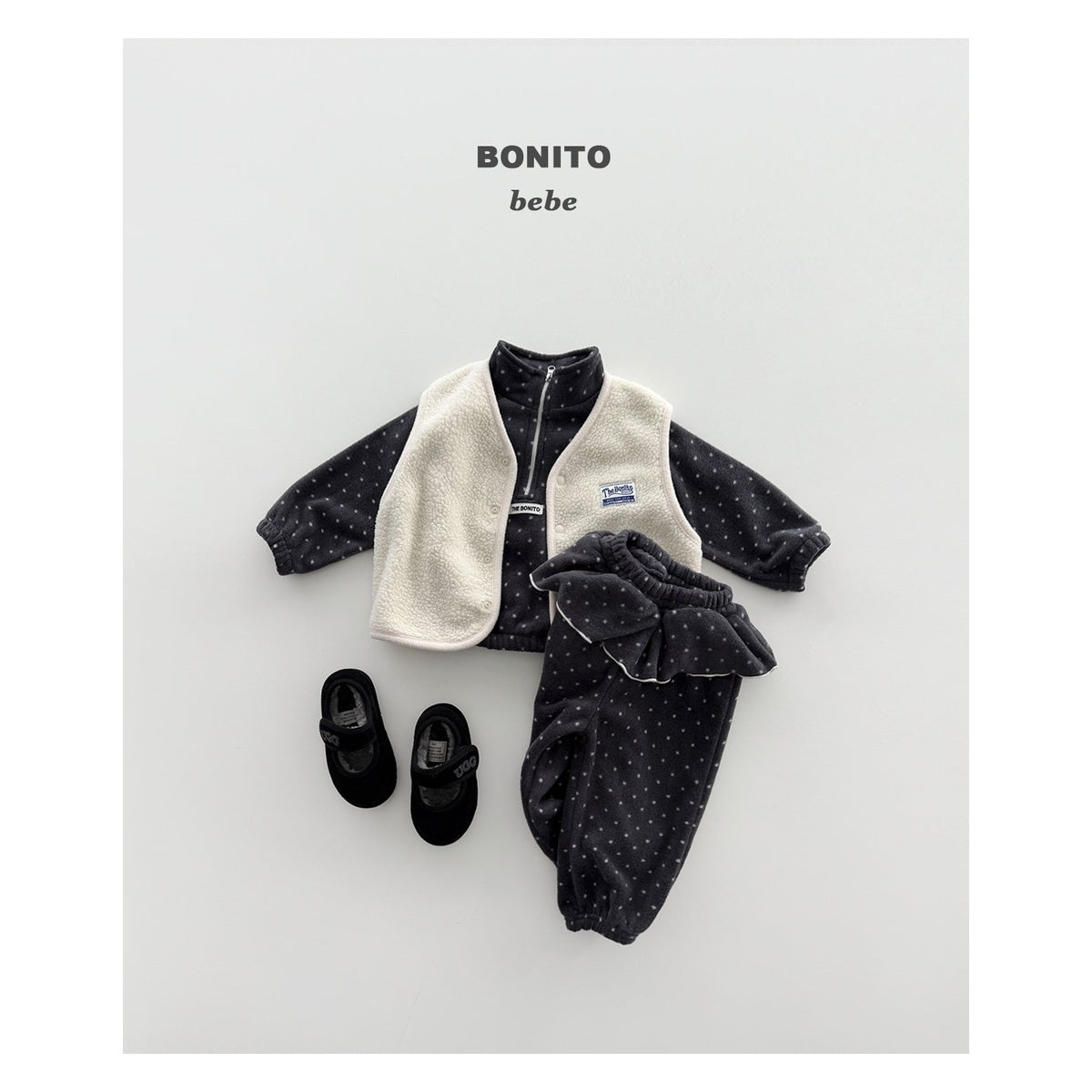 Bonito ドットフリルハーフジップセットアップ