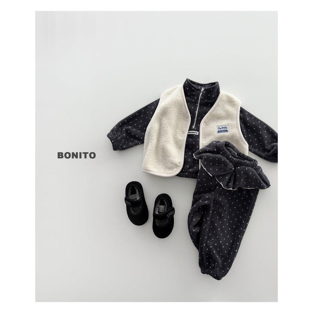 Bonito ドットフリルハーフジップセットアップ