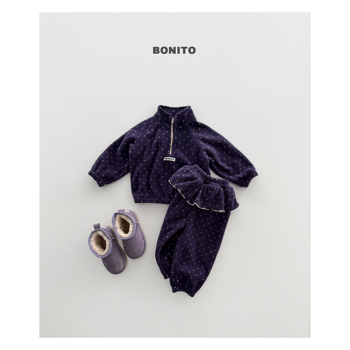 Bonito ドットフリルハーフジップセットアップ