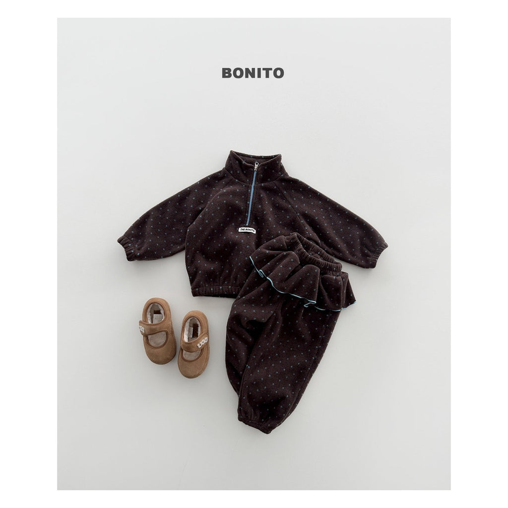 Bonito ドットフリルハーフジップセットアップ