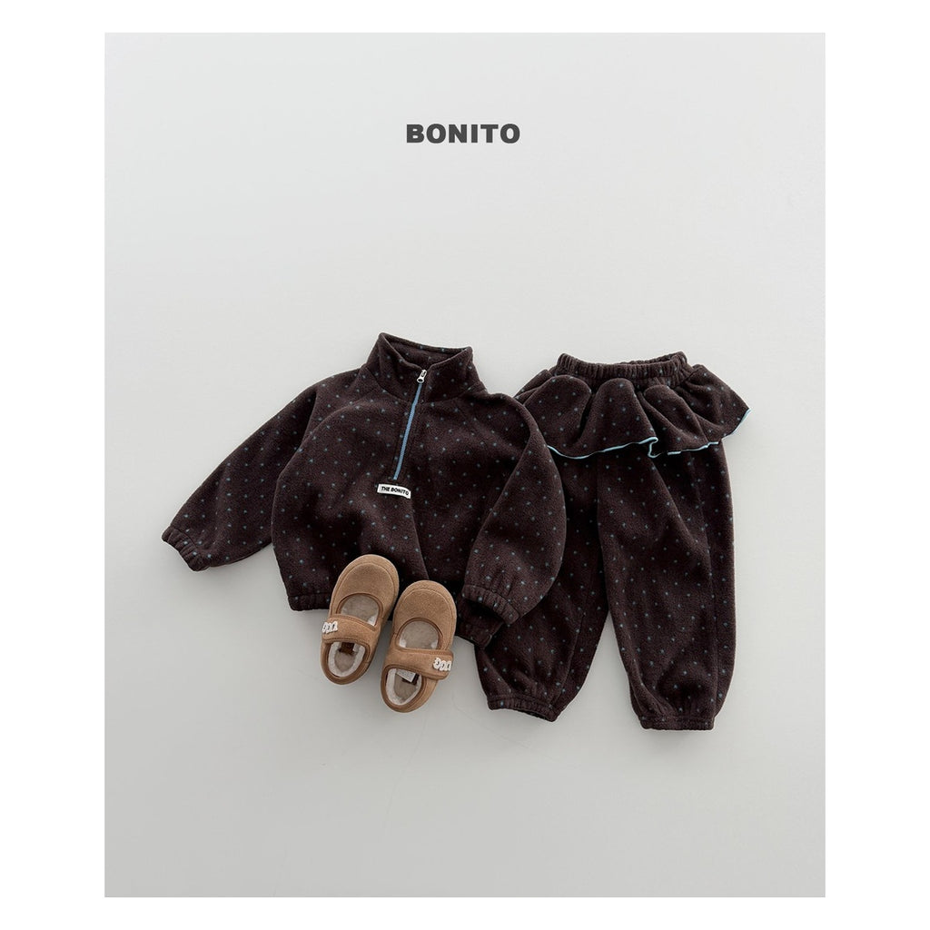 Bonito ドットフリルハーフジップセットアップ