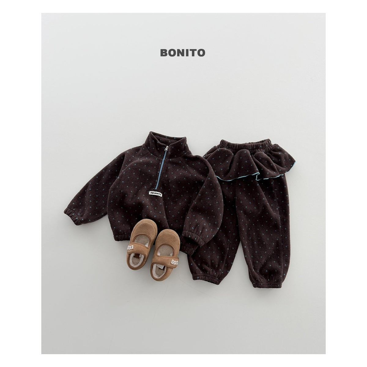 Bonito ドットフリルハーフジップセットアップ