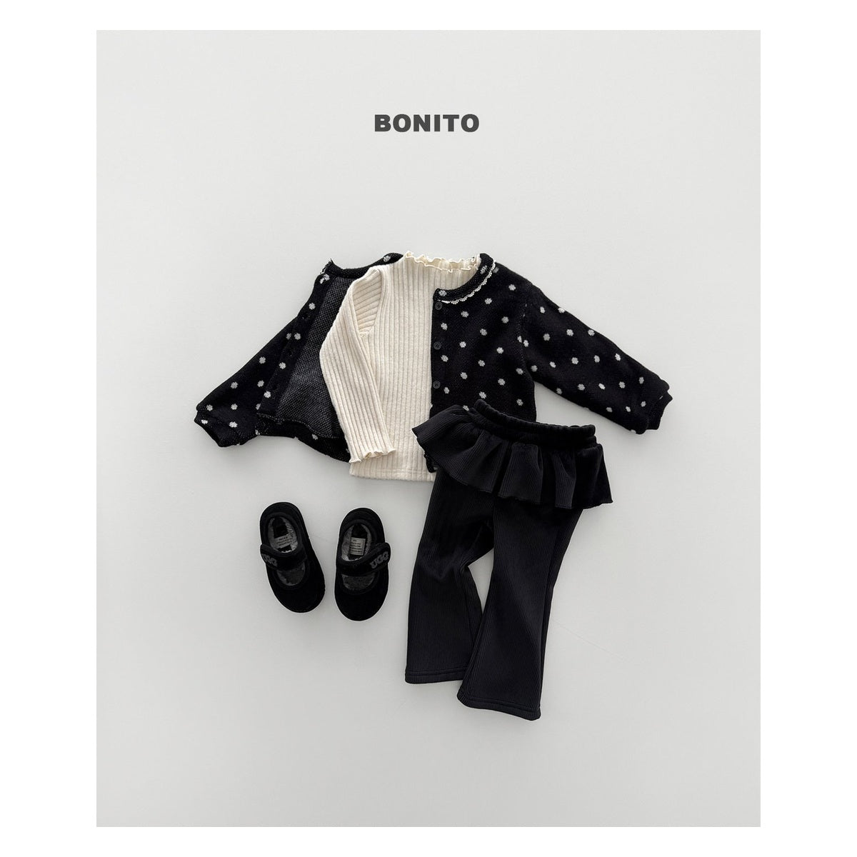 Bonito ベロアフレアパンツ