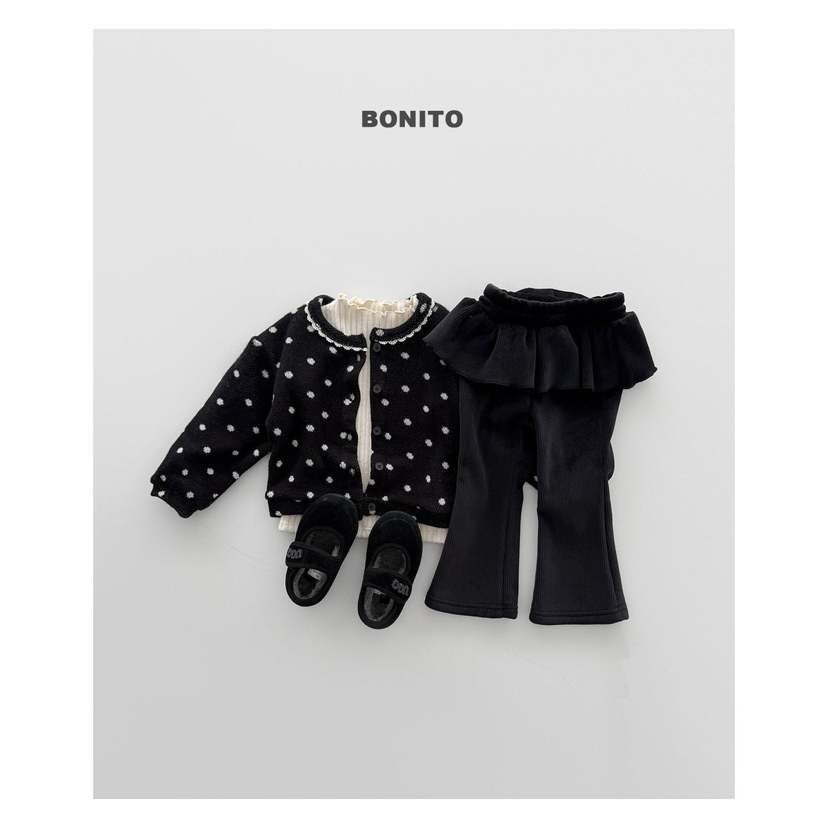 Bonito ベロアフレアパンツ