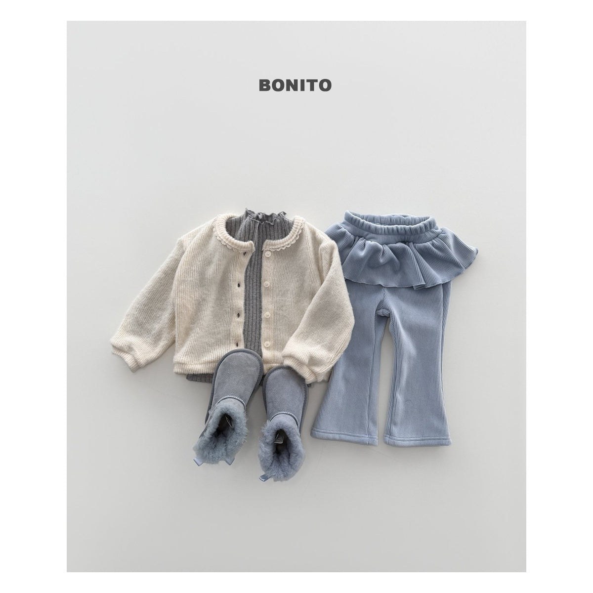 Bonito ベロアフレアパンツ