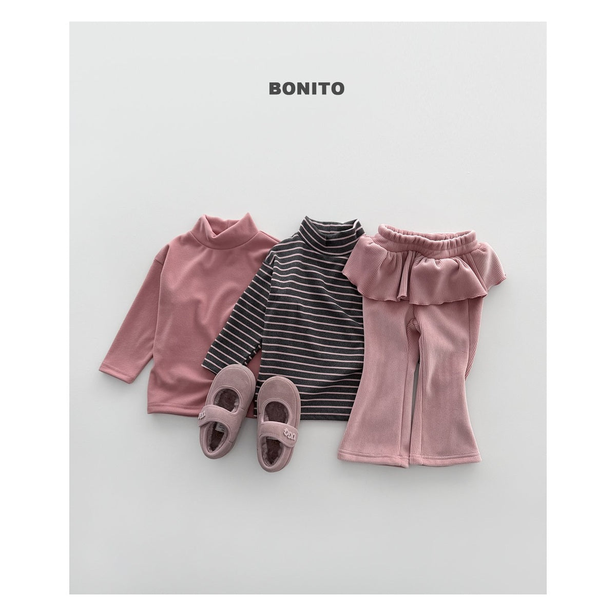 Bonito ベロアフレアパンツ