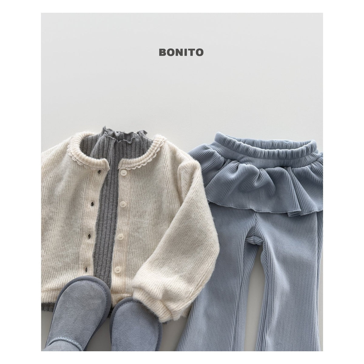Bonito ベロアフレアパンツ