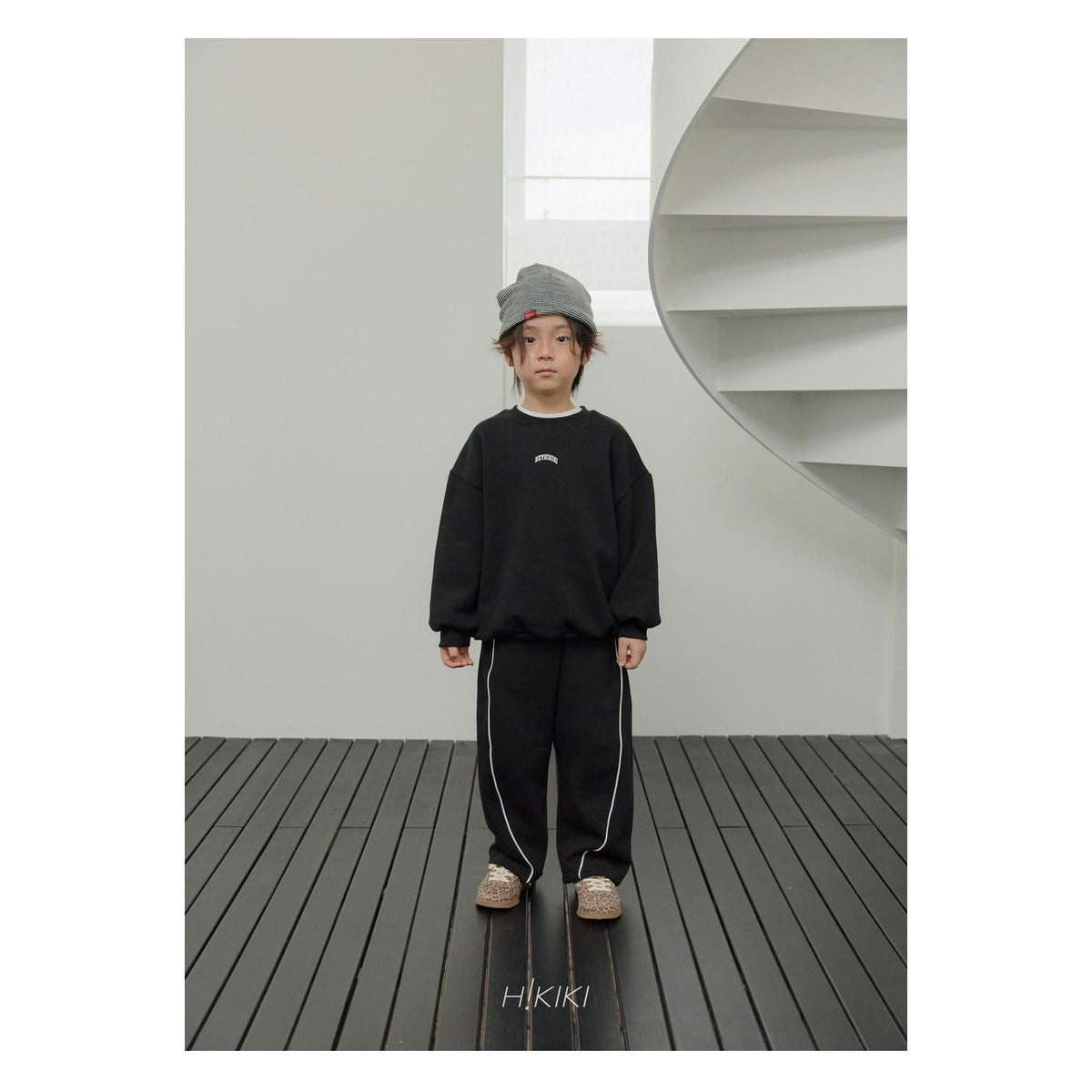 hikiki ラインワイドパンツ