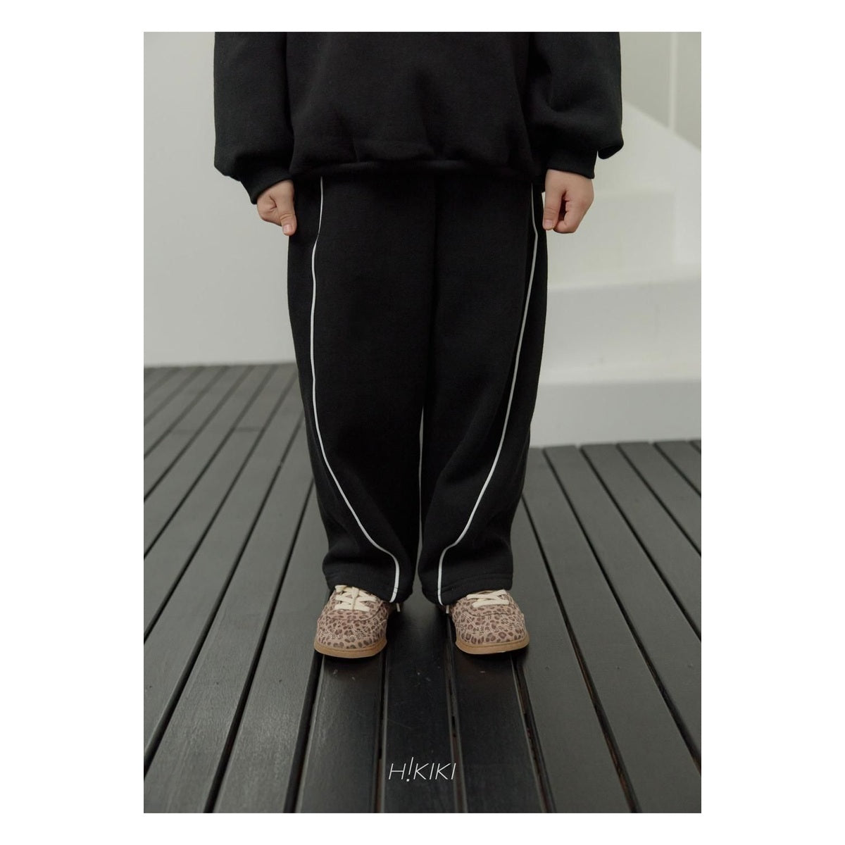 hikiki ラインワイドパンツ