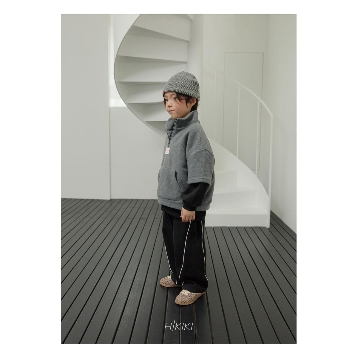 hikiki ラインワイドパンツ