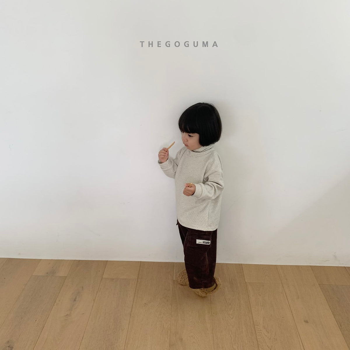 THE GOGUMA マルチボーダータートルネックTシャツ