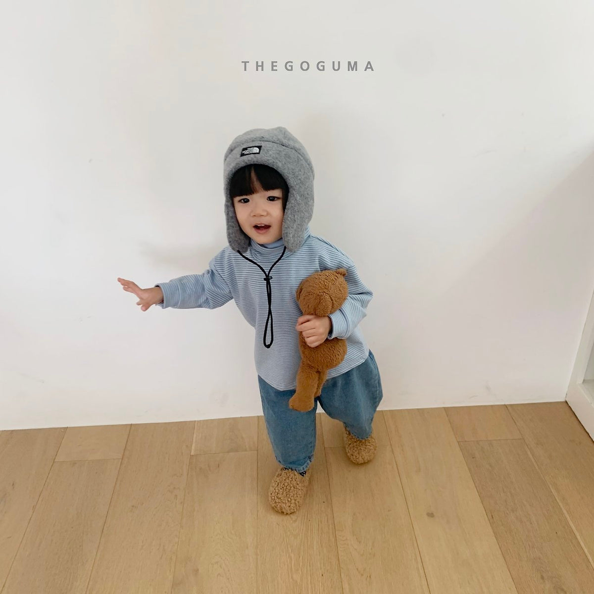 THE GOGUMA マルチボーダータートルネックTシャツ