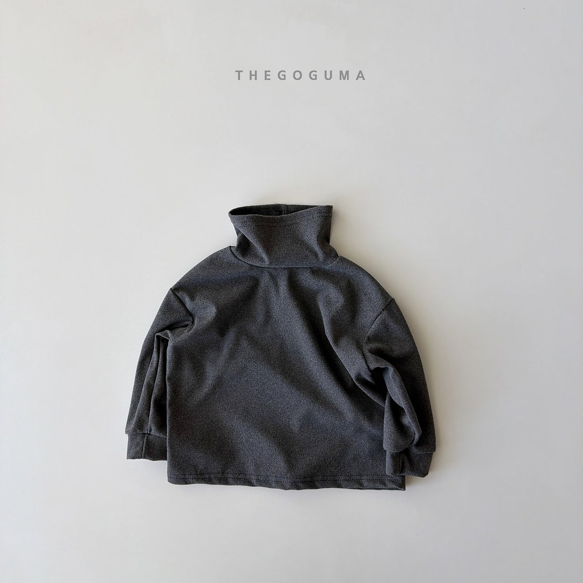 THE GOGUMA 無地ストレッチタートルネックTシャツ