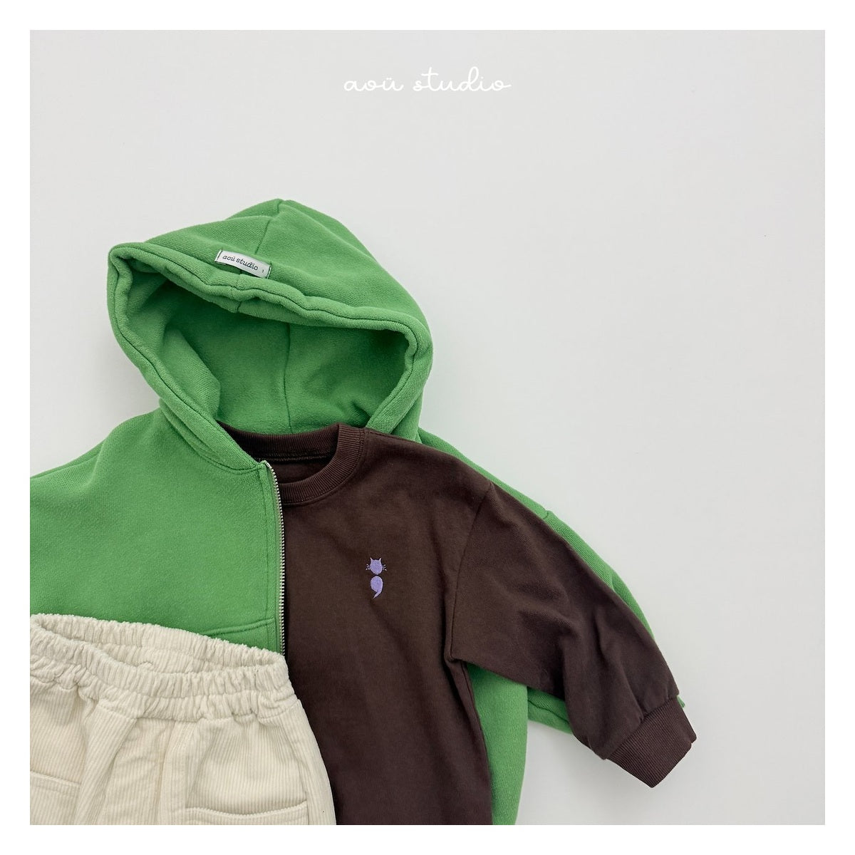 aou studio セミTシャツ