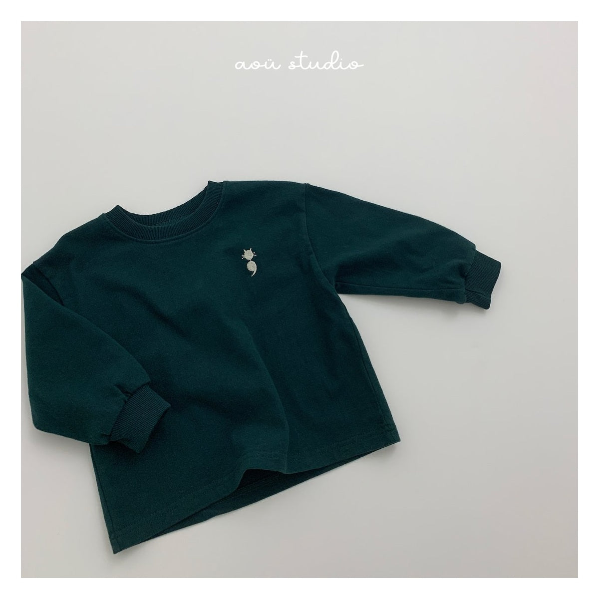 aou studio セミTシャツ