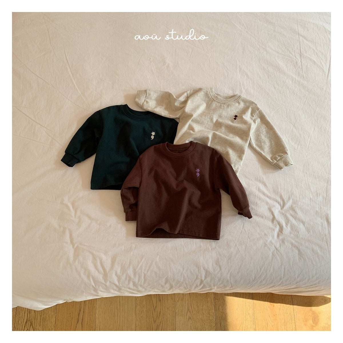 aou studio セミTシャツ