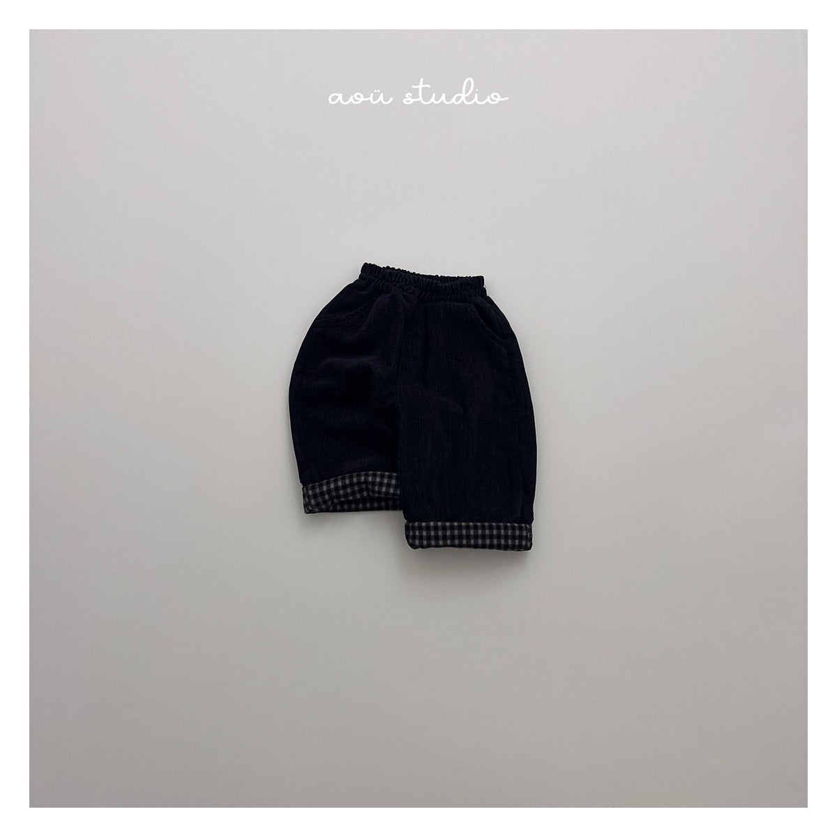 aou studio ロールアップパンツ