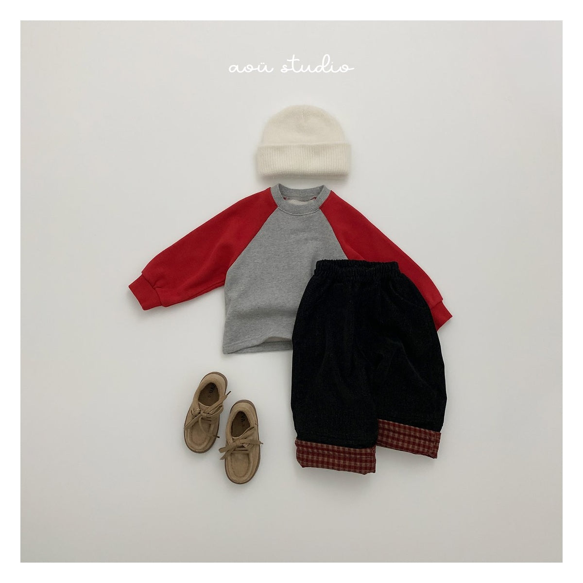 aou studio ロールアップパンツ