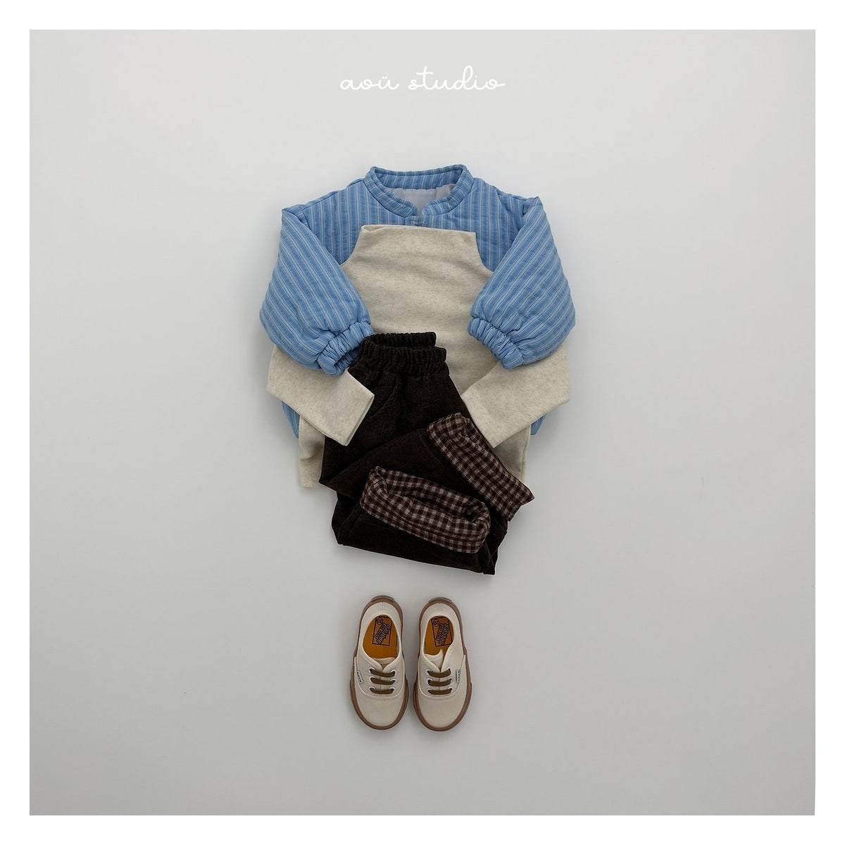 aou studio ロールアップパンツ