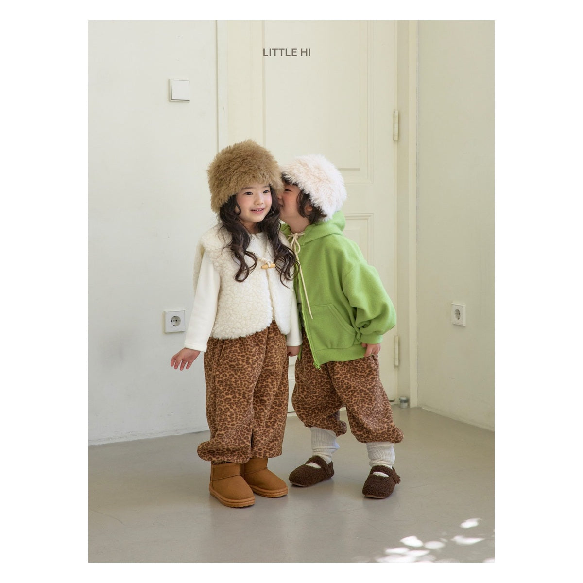 LITTLE HI フリースパンツ