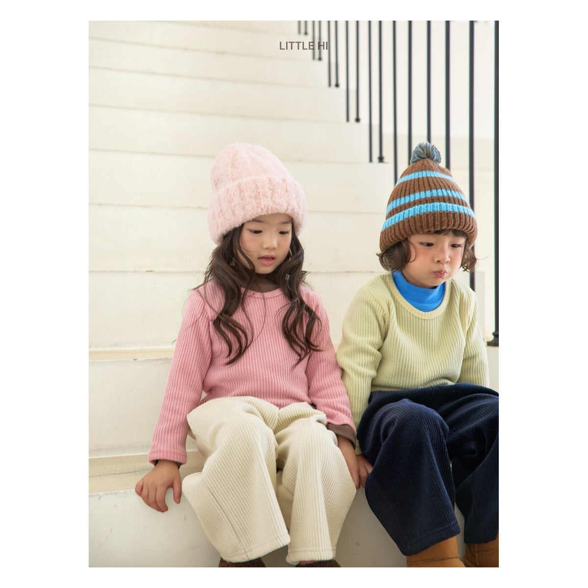 LITTLE HI フォグニーVネックTシャツ