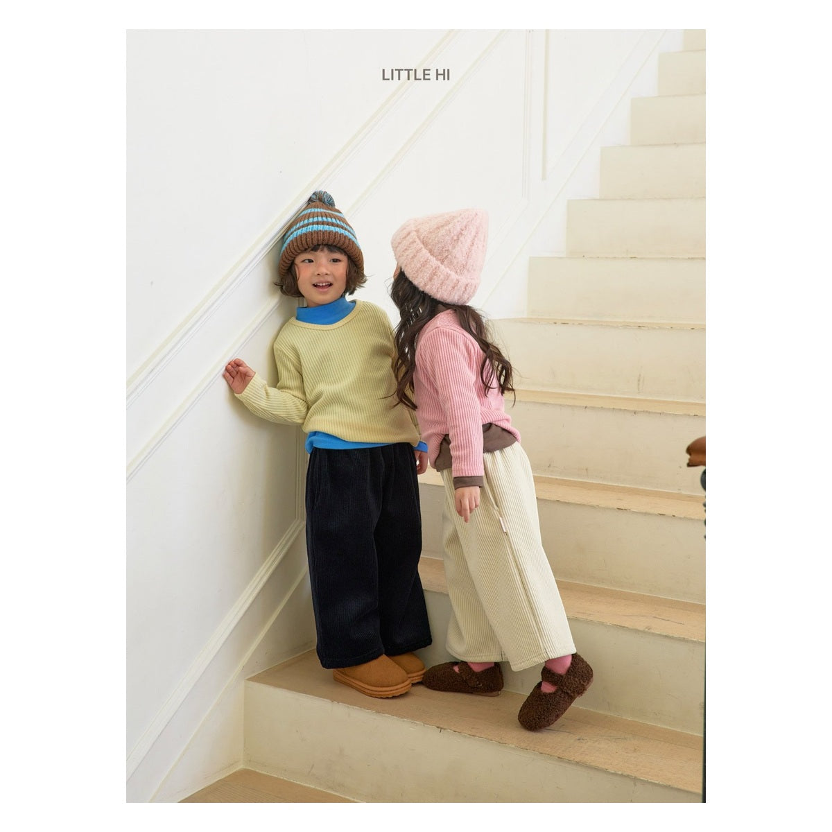 LITTLE HI フォグニーVネックTシャツ