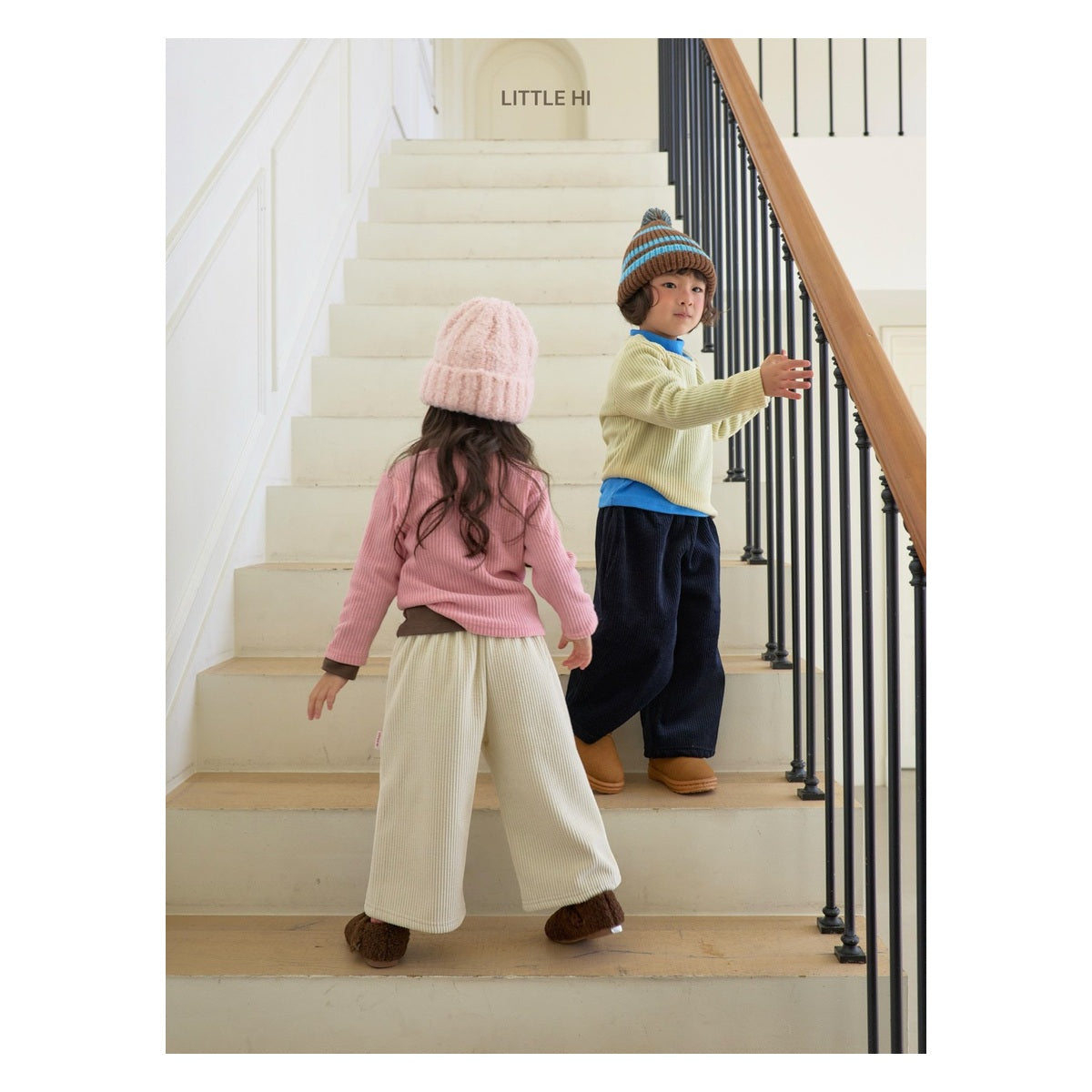 LITTLE HI フォグニーVネックTシャツ