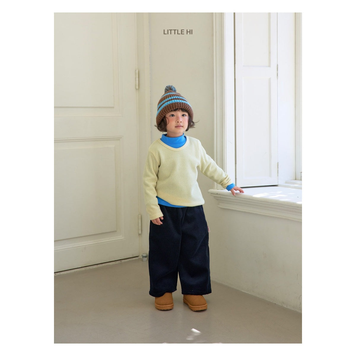 LITTLE HI フォグニーVネックTシャツ