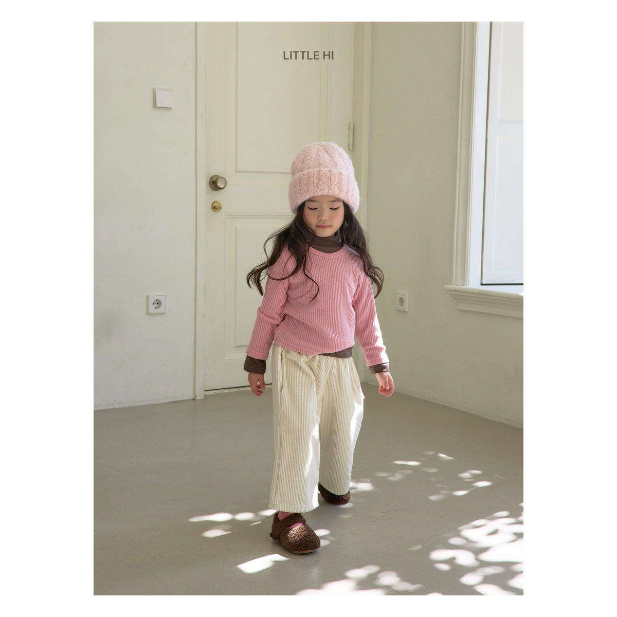LITTLE HI フォグニーVネックTシャツ