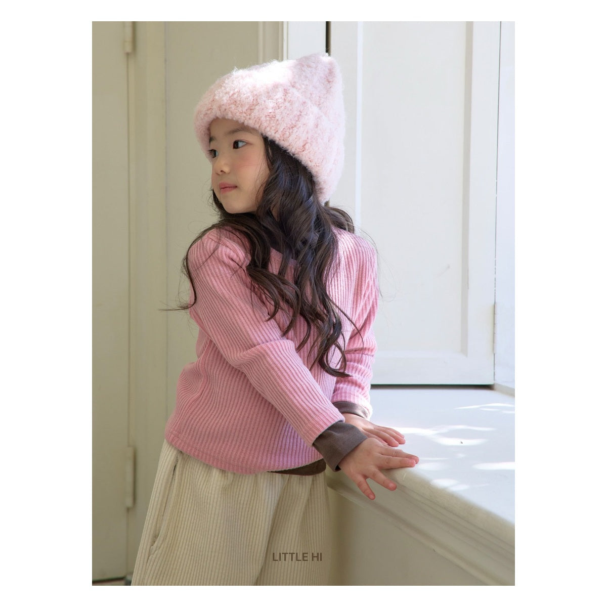 LITTLE HI フォグニーVネックTシャツ