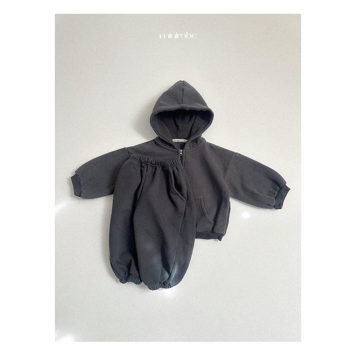minirobe ベルベットフードジップアップ