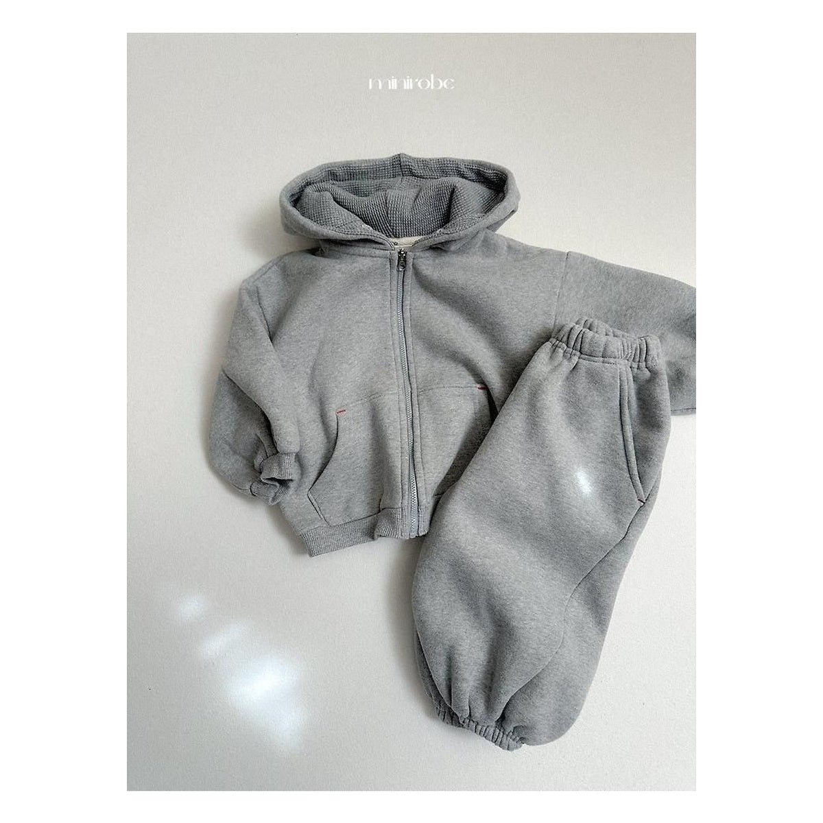 minirobe ベルベットフードジップアップ