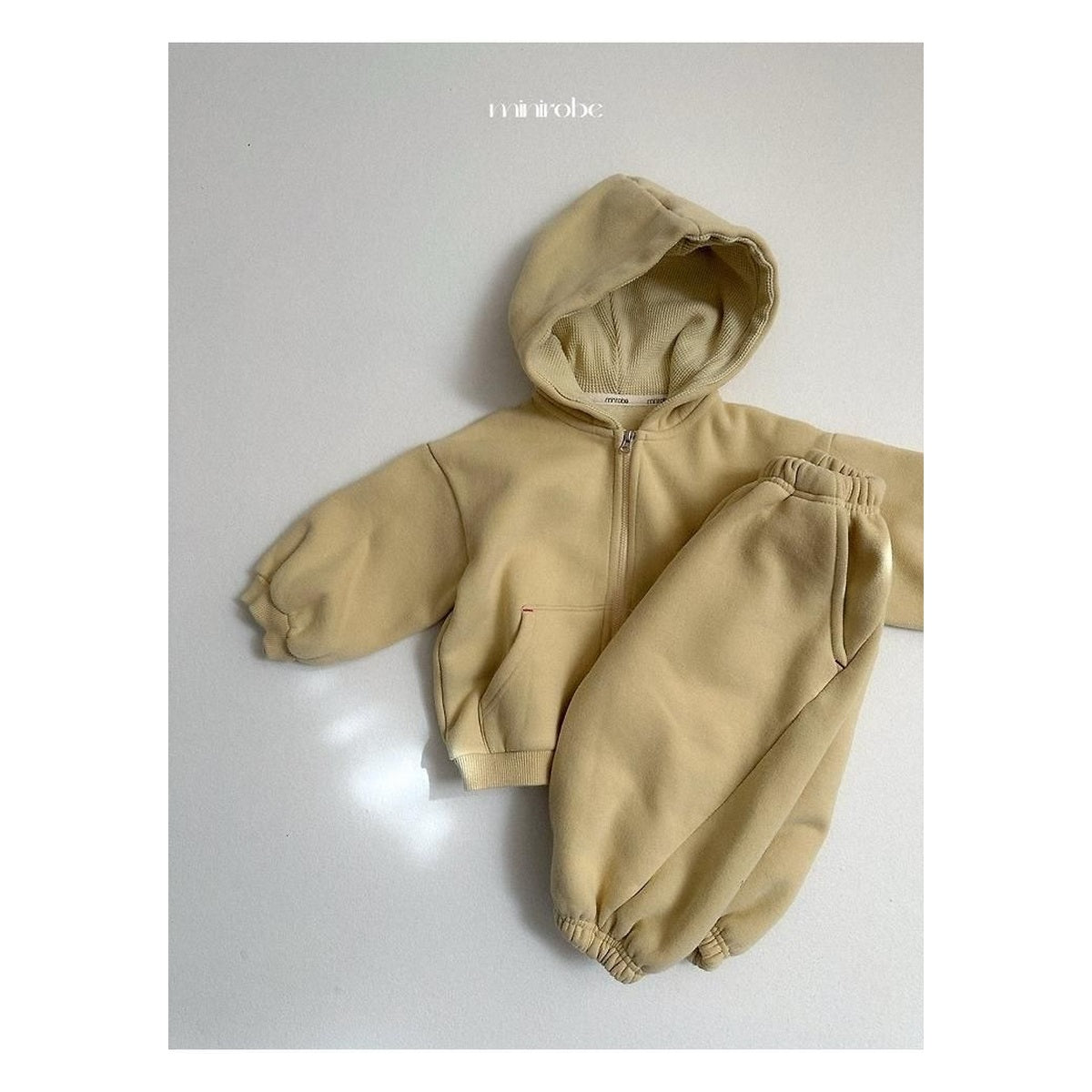 minirobe ベルベットフードジップアップ