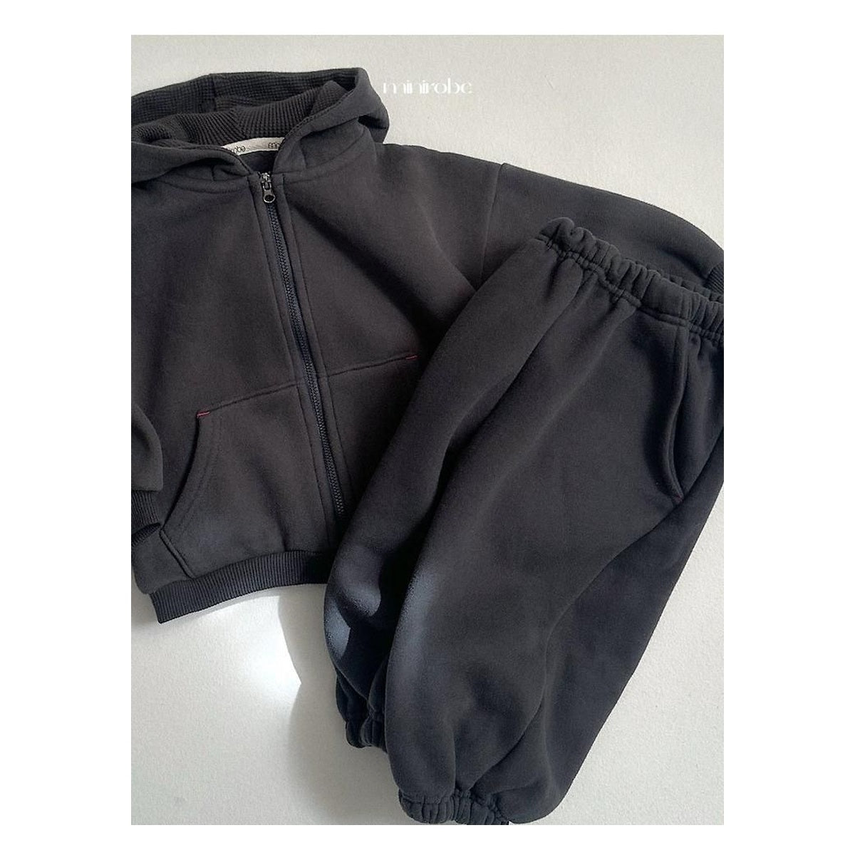 minirobe ベルベットフードジップアップ