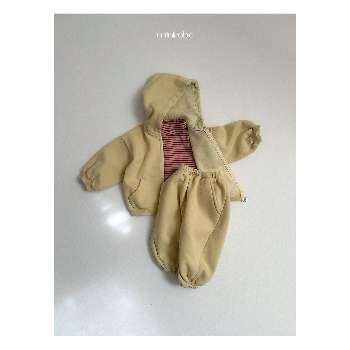 minirobe ベルベットフードジップアップ