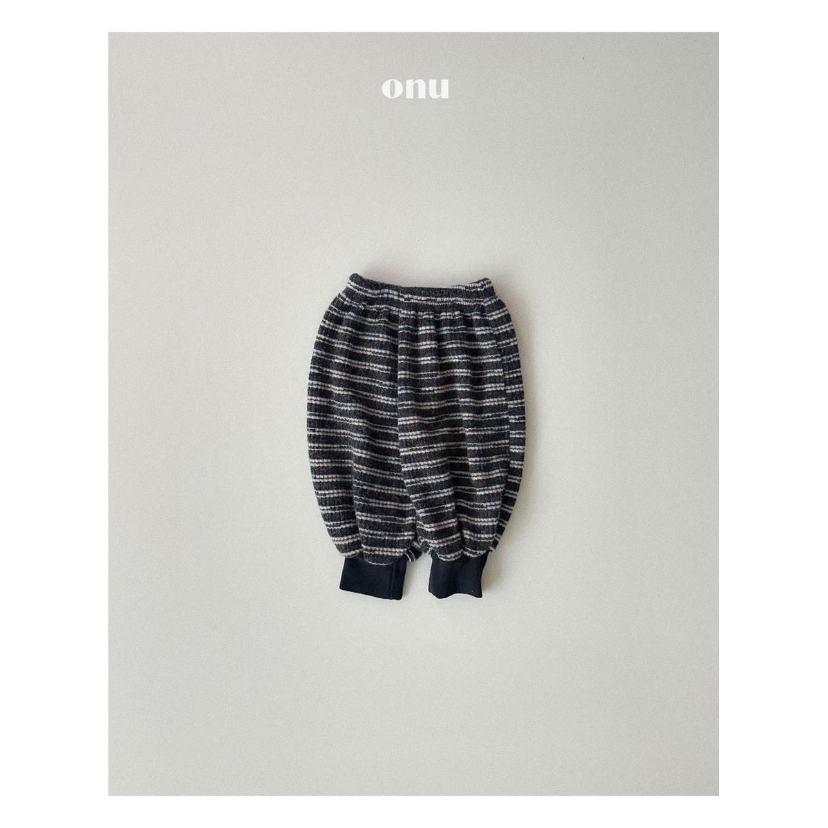 ONU モンシェルトントンパンツ