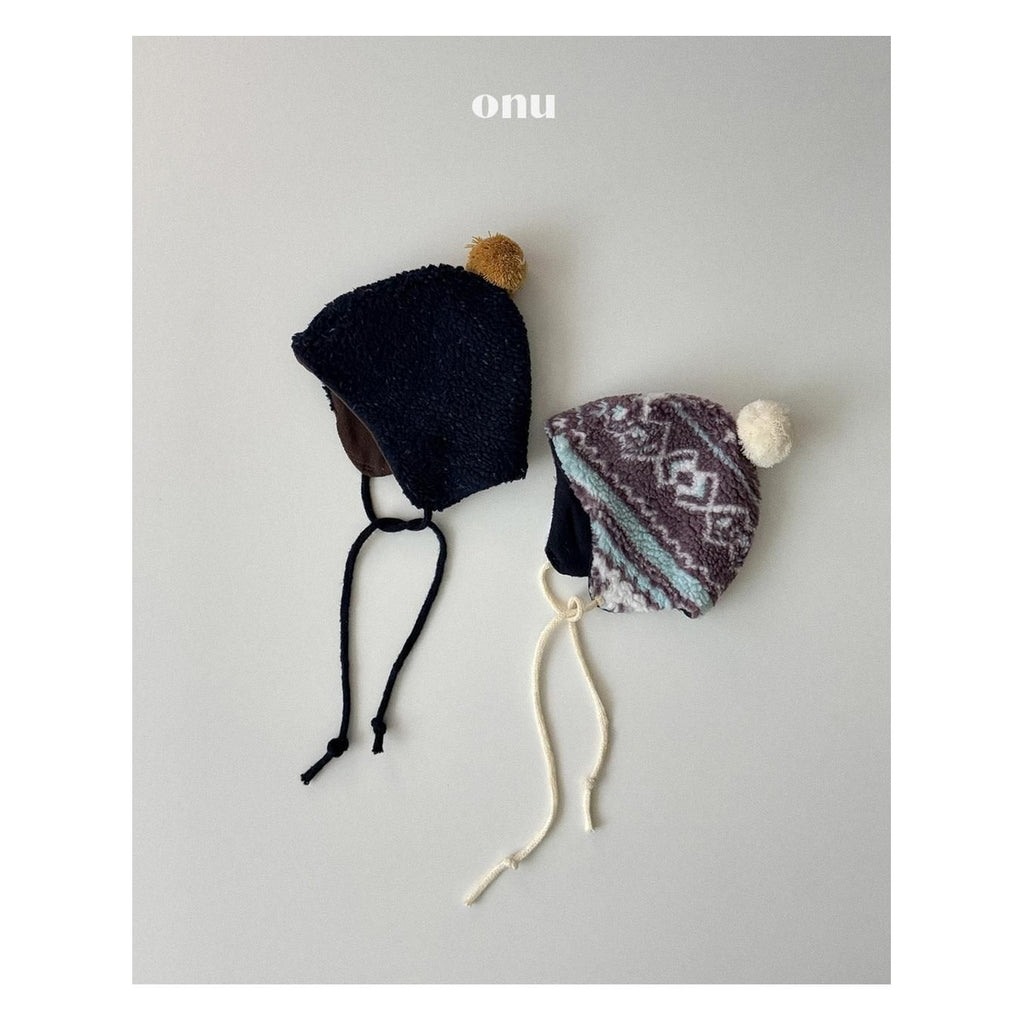 ONU ポンポン付きイヤーフラップ帽子 FREE