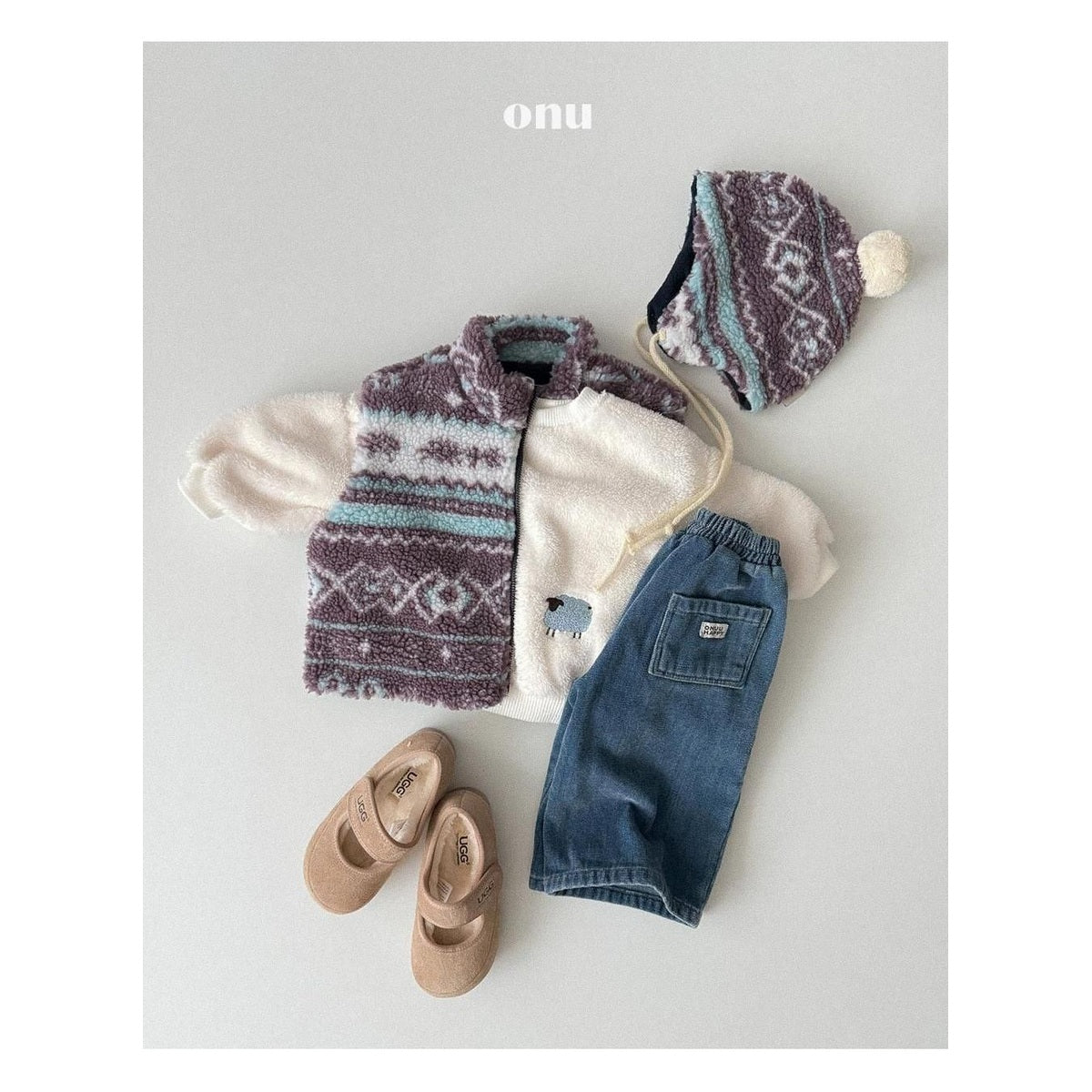 ONU ポンポン付きイヤーフラップ帽子 FREE