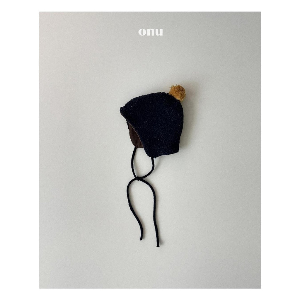 ONU ポンポン付きイヤーフラップ帽子 FREE