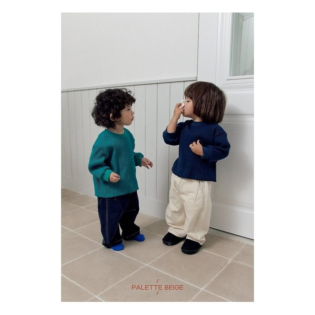 PALETTE BEIGE カーブステッチパンツ