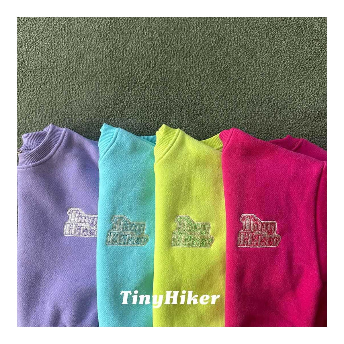 Tiny Hiker 刺繍スウェット